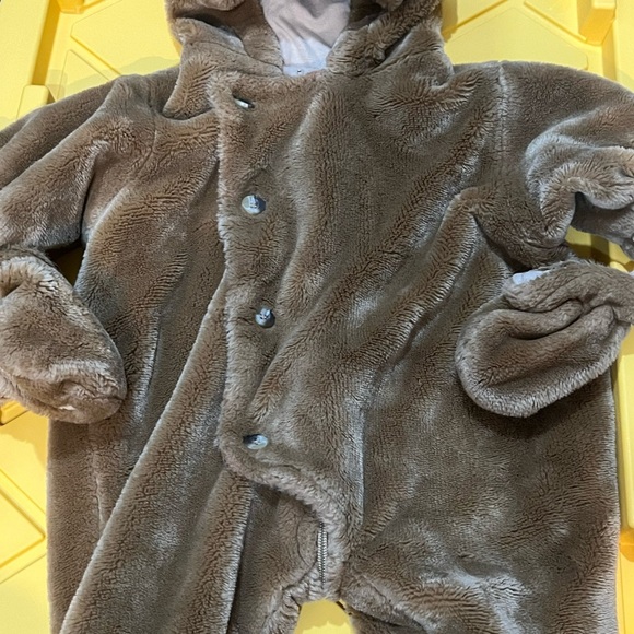 Baby 3-6 months Brown Winter Snowsuit Warm Bundling Cold Weather Footed Pj’s - Picture 10 of 13